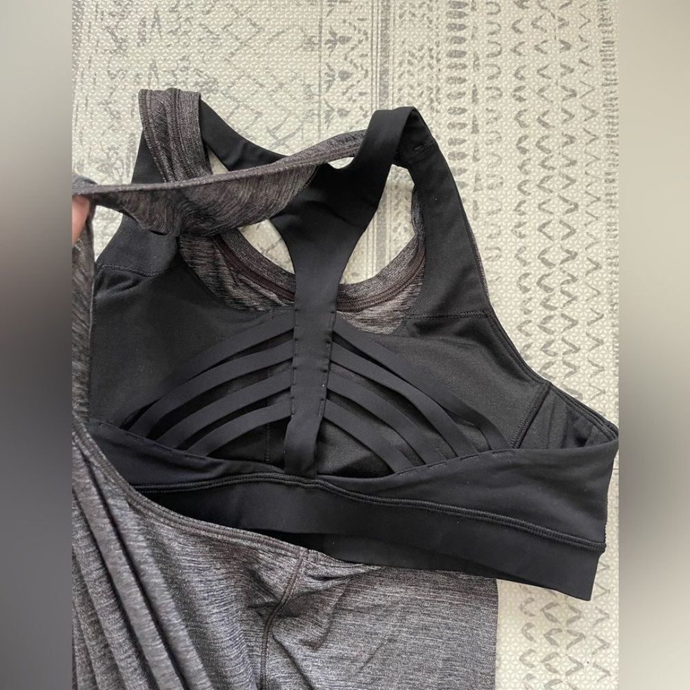 Lululemon Extra Mile Shelf Bra Tank Top 10 - Picture 4 of 8